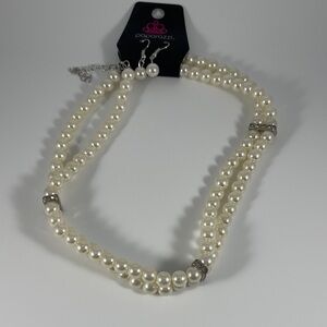 Paparazzi Classic Pearl Necklace with Silver Accents